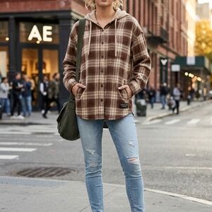 American Eagle Outfitters Plaid Shirt in Cream and Brown